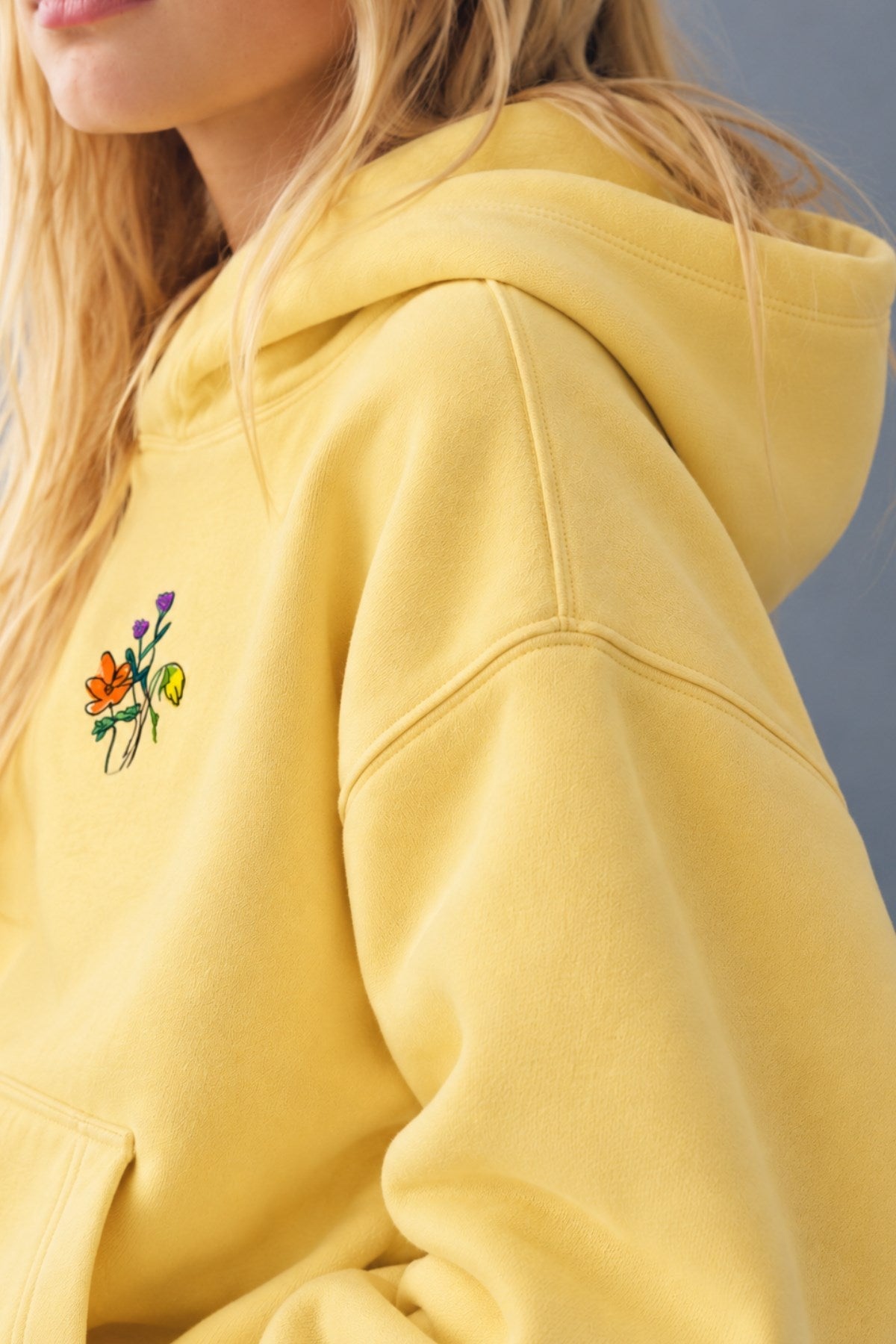 Kız Çocuk Oversize Hoodie Sweatshirt Flower Heaven Baskılı Sarı – Kapüşonlu, Cepli, 3 İplik Polar  