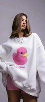 Kadın Beyaz Bisiklet Yaka Sweatshirt – Pembe Ördek Baskılı 3 İplik Şardonlu Oversize