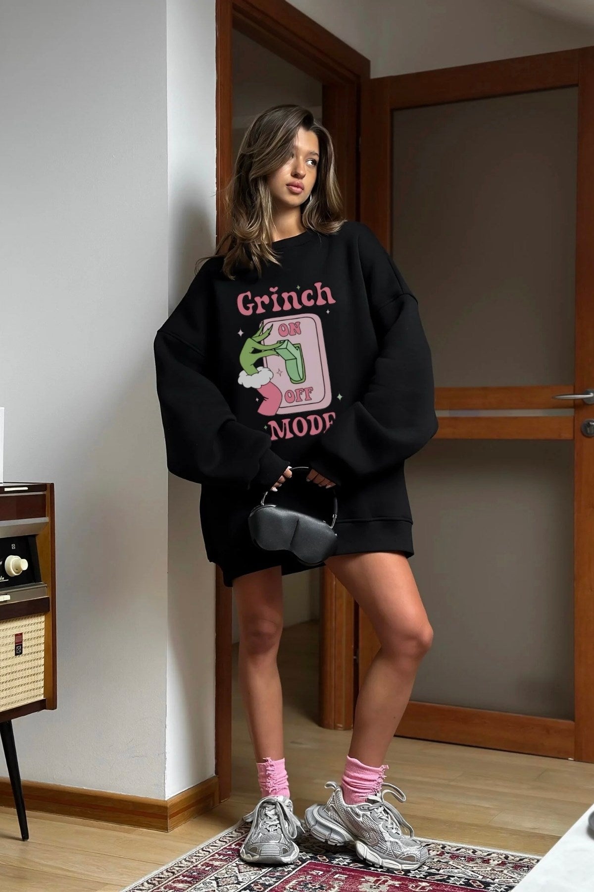 Kadın Oversize Sweatshirt Elbise Grinch Mode Baskılı Siyah – Bisiklet Yaka, 3 İplik Şardonlu Polar