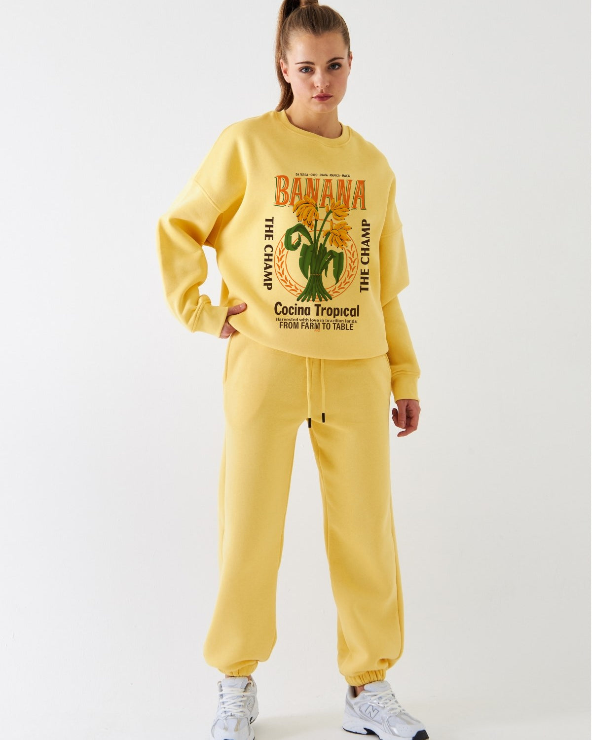 Kadın Oversize Sweatshirt Banana Tropical Baskılı Sarı – Bisiklet Yaka, 3 İplik Şardonlu Polar
