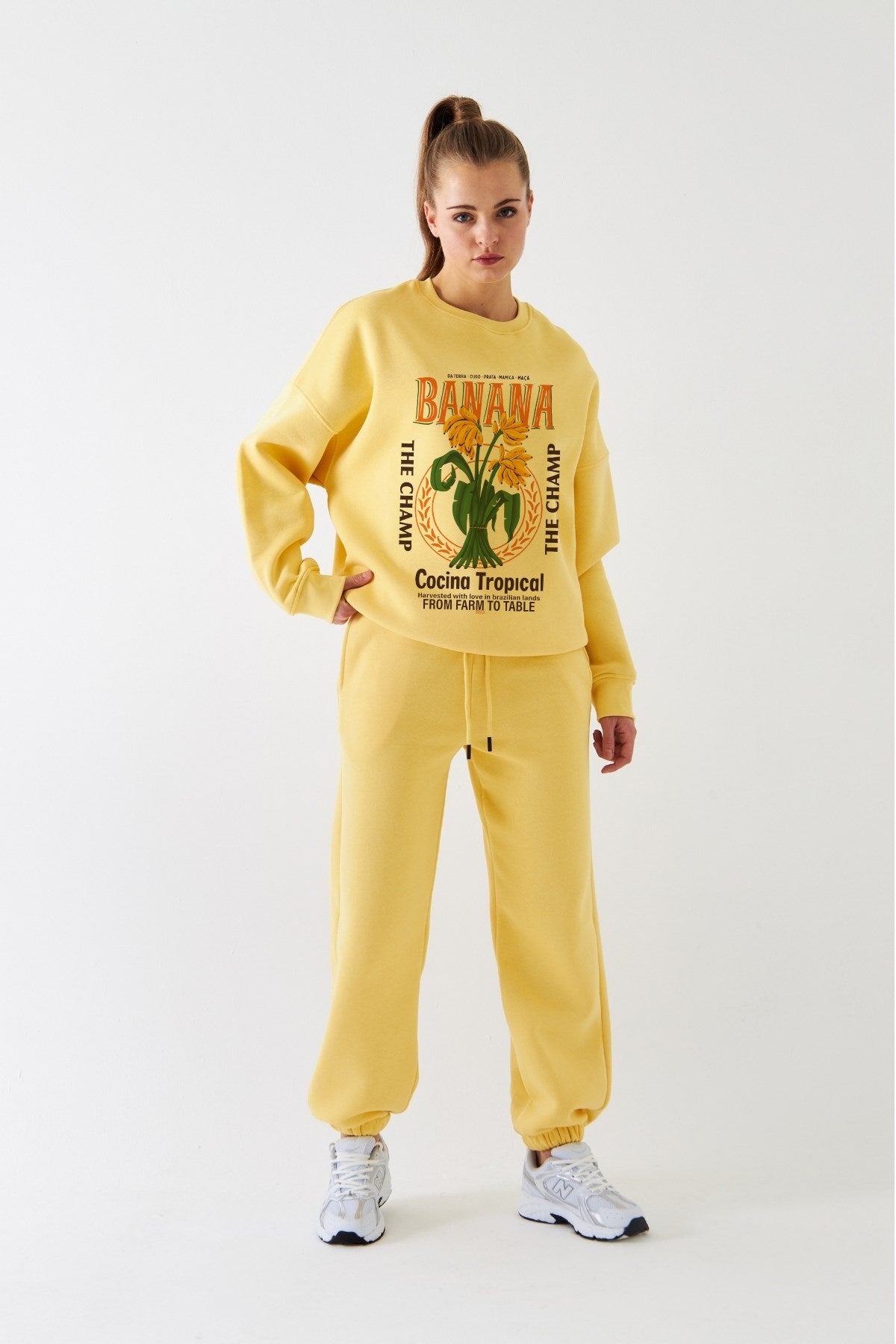 Kadın Oversize Sweatshirt Banana Tropical Baskılı Sarı – Bisiklet Yaka, 3 İplik Şardonlu Polar