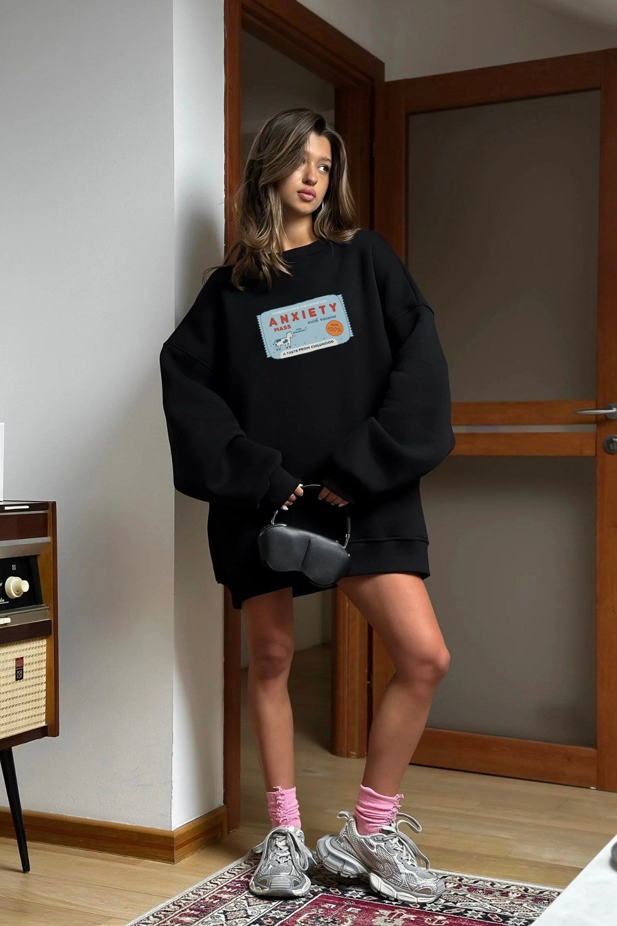 Kadın Oversize Sweatshirt Elbise Anxiety Bar Baskılı Siyah – Bisiklet Yaka, 3 İplik Şardounlu Polar