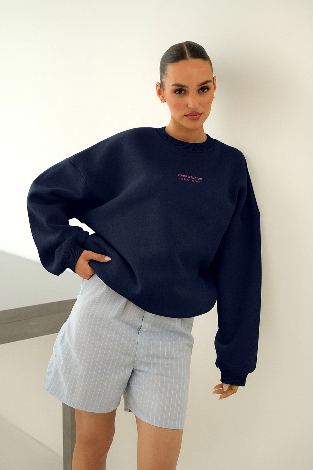 Kadın Oversize Sweatshirt CHMP STUDIOS Lacivert – Bisiklet Yaka, 3 İplik Şardounlu Polar