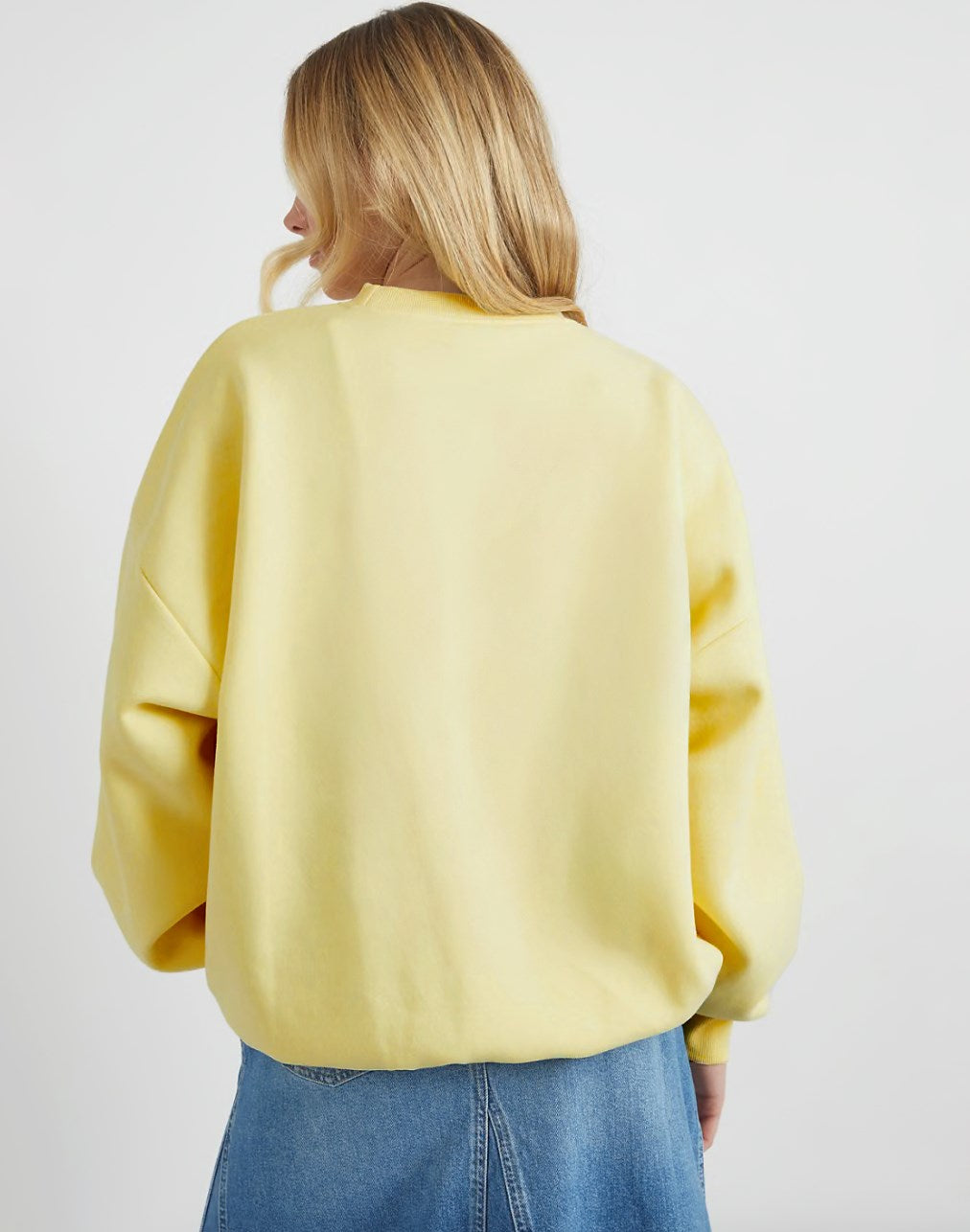 Kadın Oversize Sweatshirt Be Hot Baskılı Sarı – Bisiklet Yaka, 3 İplik Şardonlu Polar