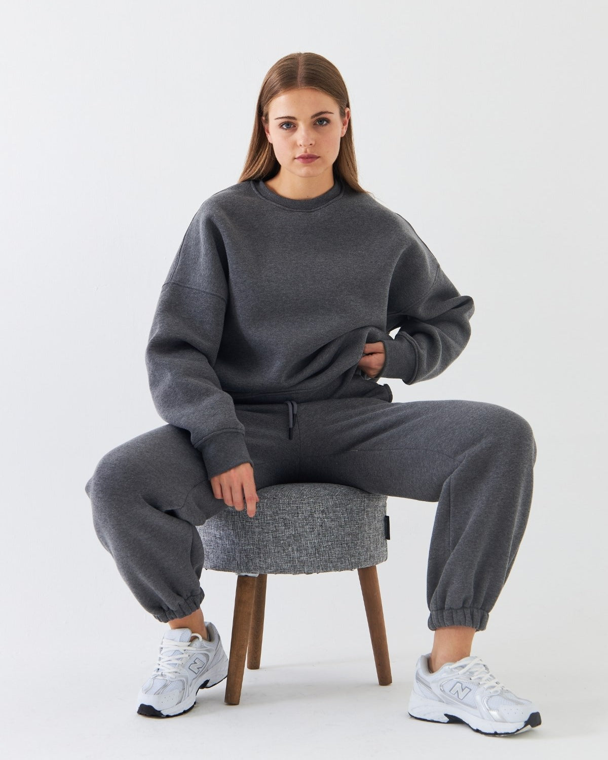 Unisex Oversize Eşofman Takımı Basic Füme Melanj – Bisiklet Yaka, Lastikli Paça, 3 İplik Polar