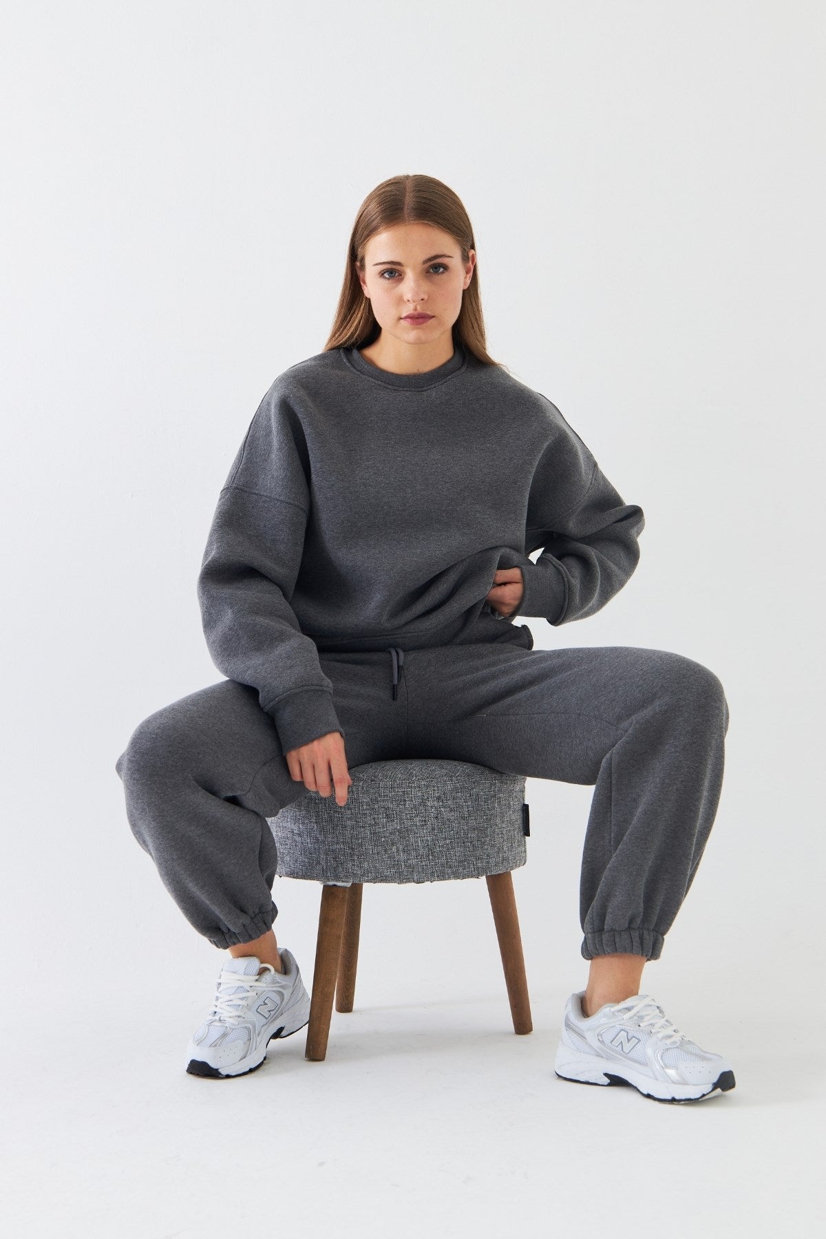 Unisex Oversize Eşofman Takımı Basic Füme Melanj – Bisiklet Yaka, Lastikli Paça, 3 İplik Polar