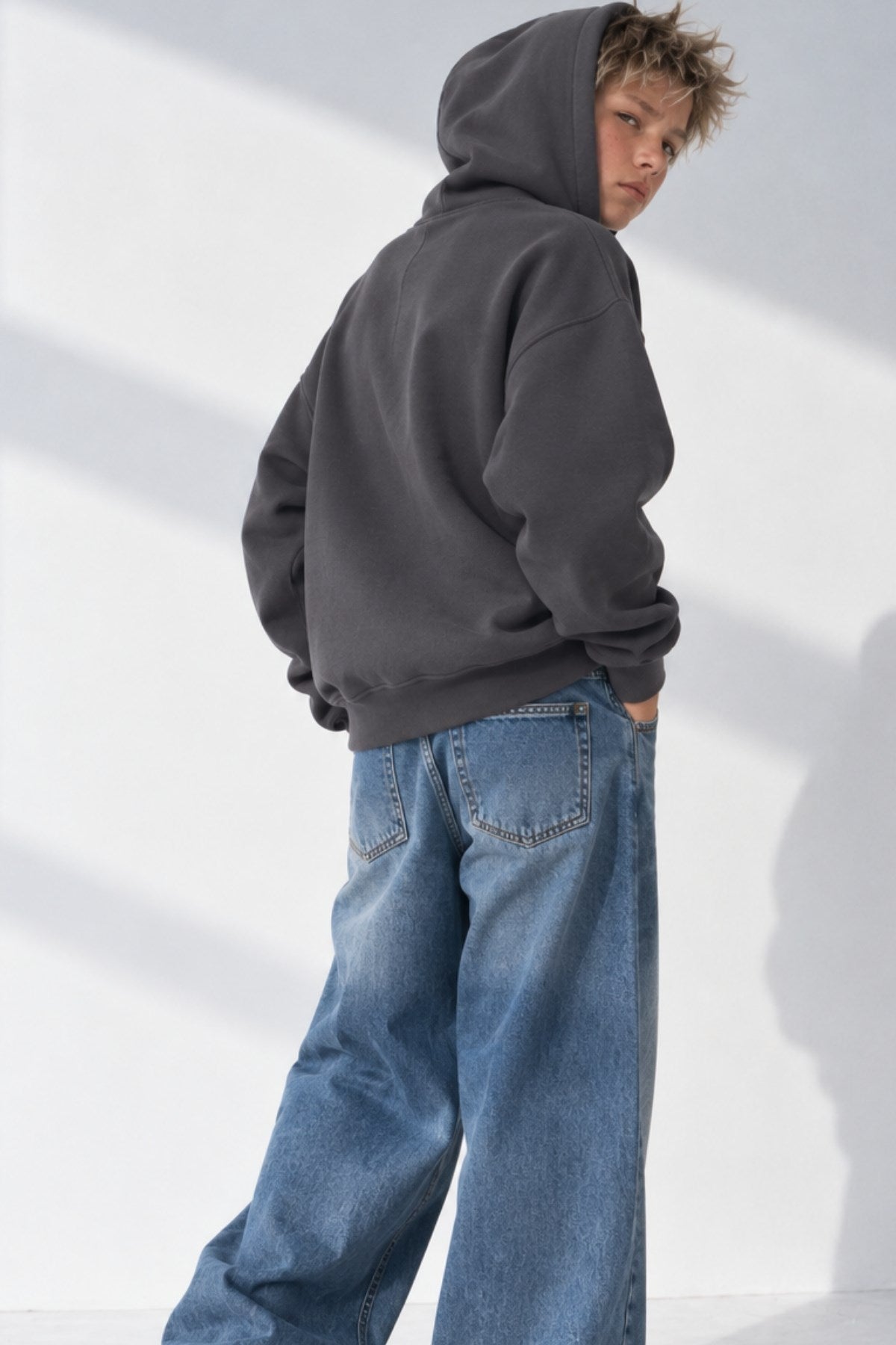 Erkek Çocuk Oversize Basic Hoodie Sweatshirt Füme – Kapüşonlu, Kanguru Cepli, 3 İplik Polar