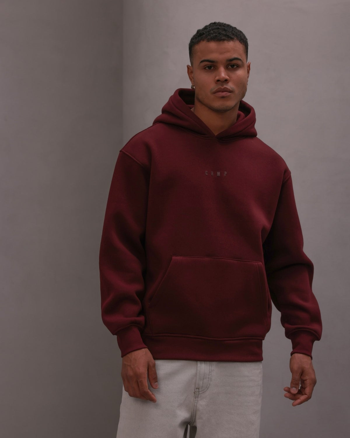 Erkek Oversize Sweatshirt Hoodie CHMP Yazlı Baskılı Bordo – Kapüşonlu, 3 İplik Polar, Kanguru Cepli