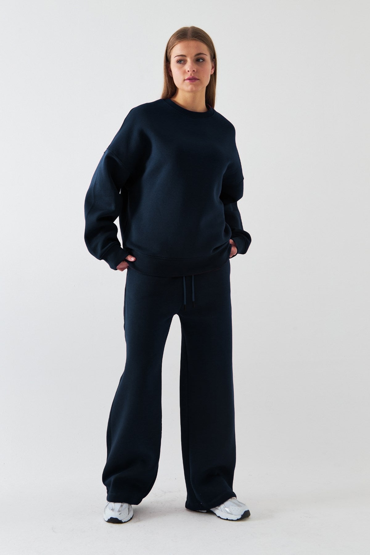 Unisex Oversize Eşofman Takımı Basic Lacivert – Bisiklet Yaka, Boru Paça, 3 İplik Şardonlu Polar