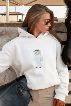 Kadın Oversize Sweatshirt Hoodie Qatari Bear White Beyaz – Kapüşonlu, 3 İplik Polar, Kanguru Cepli