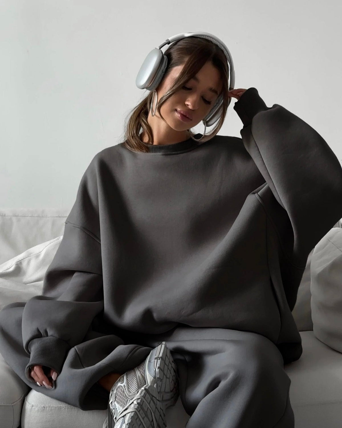 Kadın Oversize Sweat Elbise Eşofman Takımı Basic Füme – Bisiklet Yaka, Lastikli Paça, 3 İplik Polar