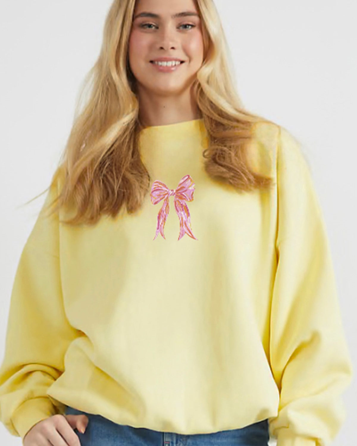 Kadın Oversize Sweatshirt Pembe Kurdele Baskılı Sarı – Bisiklet Yaka, 3 İplik Şardonlu Polar