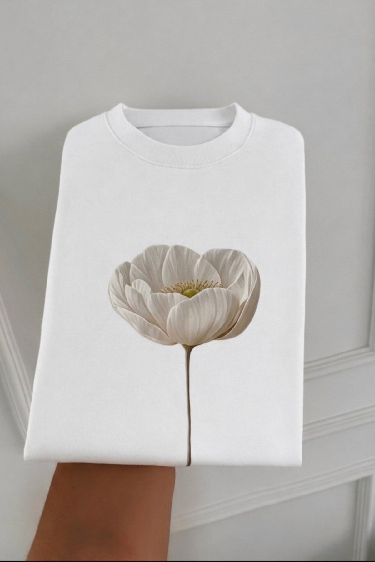 Kadın Oversize Tişört Pure Bloom Baskılı Beyaz – Bisiklet Yaka, Rahat Kalıp, %100 Pamuk