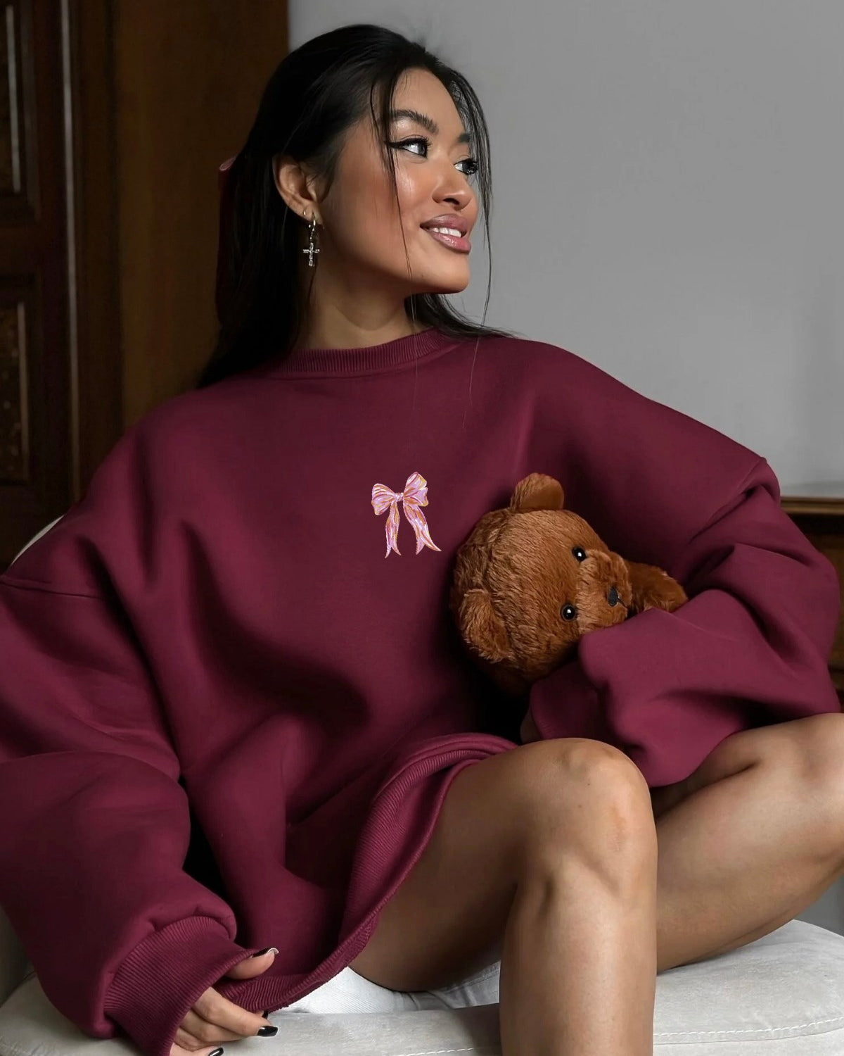 Kadın Oversize Sweat Elbise Pembe Kurdele Baskılı Bordo – Bisiklet Yaka, 3 İplik Şardonlu Polar