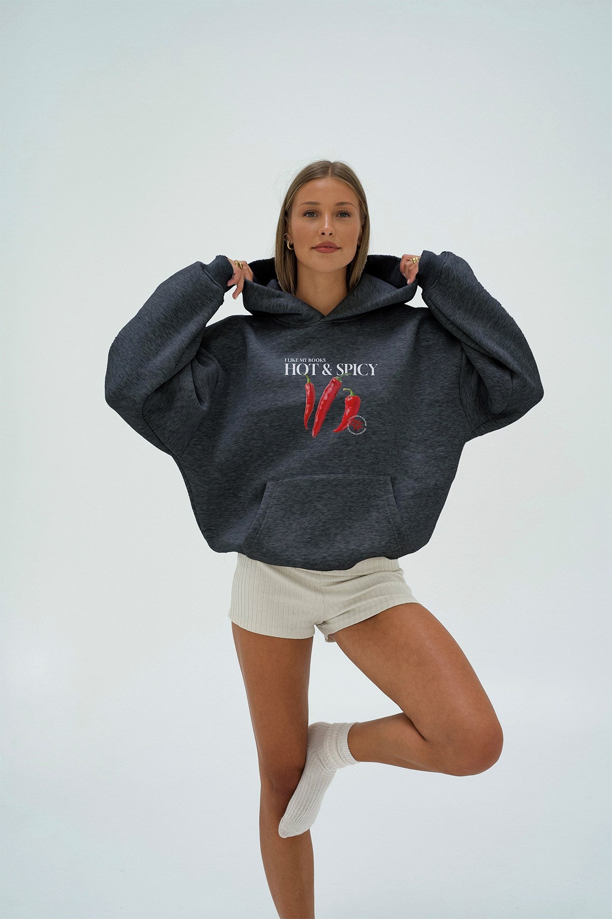 Kadın Oversize Sweatshirt Hoodie Hot & Spicy Baskılı Füme Melanj – Kapüşonlu, 3 İplik Şardonlu Polar