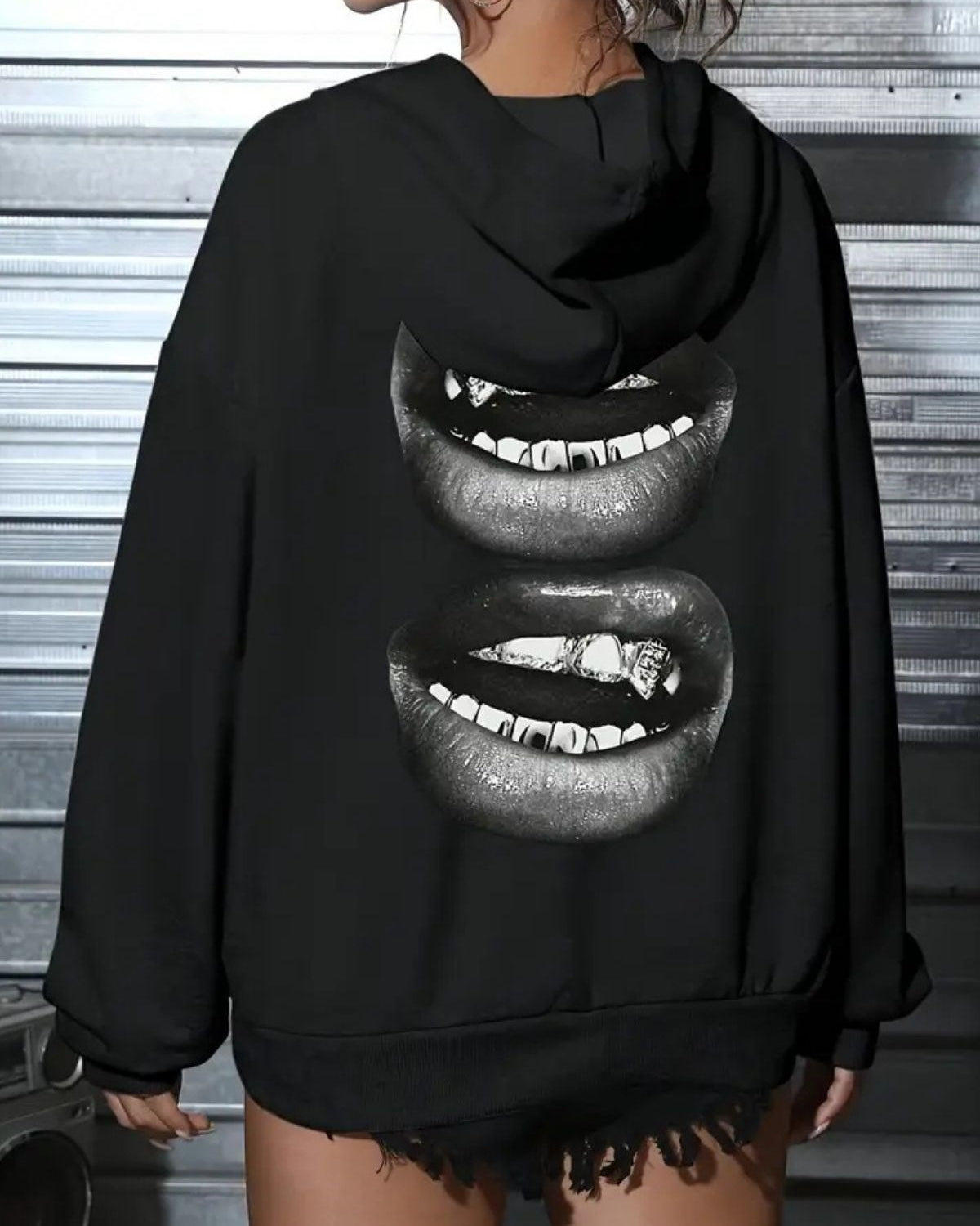 Kadın Oversize Sweatshirt Hoodie Grillz Lips Baskılı Siyah – Kapüşonlu, Kanguru Cepli, 3 İplik Polar