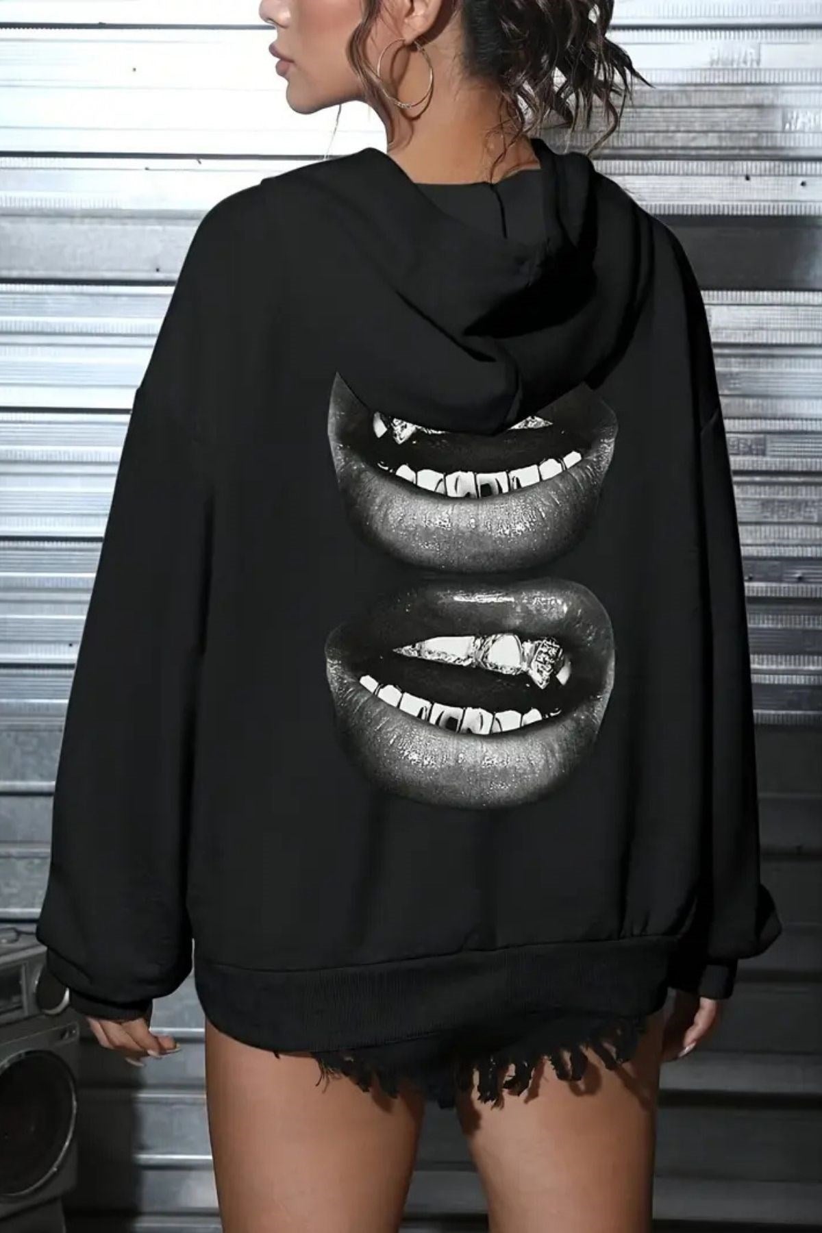 Kadın Oversize Sweatshirt Hoodie Grillz Lips Baskılı Siyah – Kapüşonlu, Kanguru Cepli, 3 İplik Polar