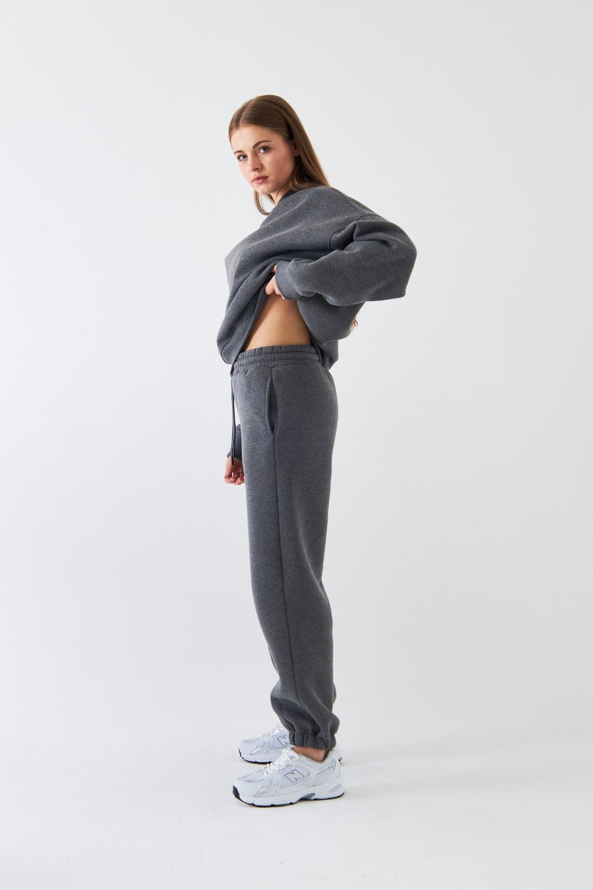 Unisex Oversize Eşofman Takımı Basic Füme Melanj – Bisiklet Yaka, Lastikli Paça, 3 İplik Polar